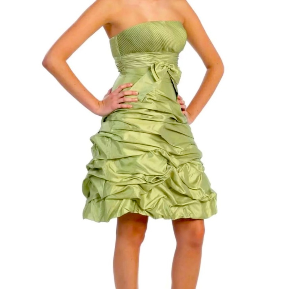 Rock the 80’s in this NWT Ruched Taffeta Dress from May Queen.